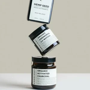 Sfeerfoto van cosmeticaverpakkingen; niet het demoproduct