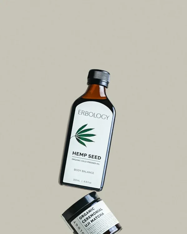 Sfeerfoto van een verzorgingsflacon; niet het demoproduct